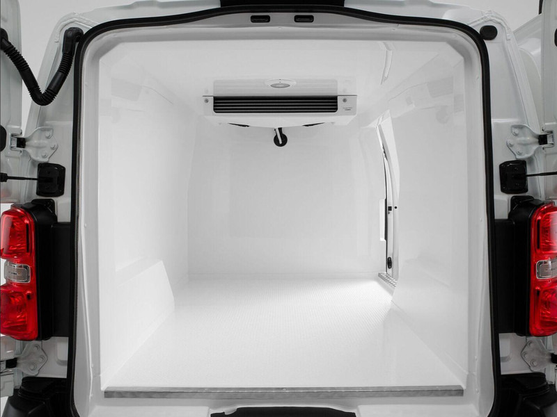 Peugeot Expert BlueHDI 100 L2 Hűtős furgon Frigo 3500 - Refrigerated delivery van: picture 4 Peugeot Expert BlueHDI 100 L2 Hűtős furgon Frigo 3500 - Refrigerated delivery van: picture 4