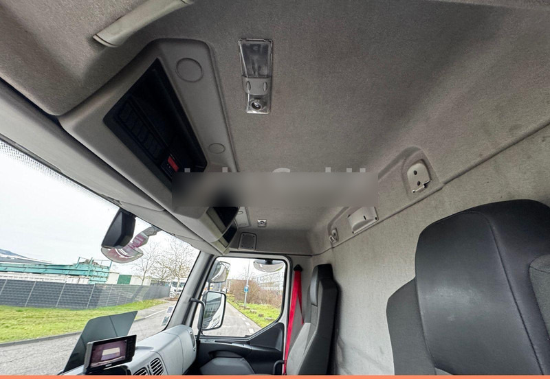 Refrigerator truck Renault D 19.280: picture 18