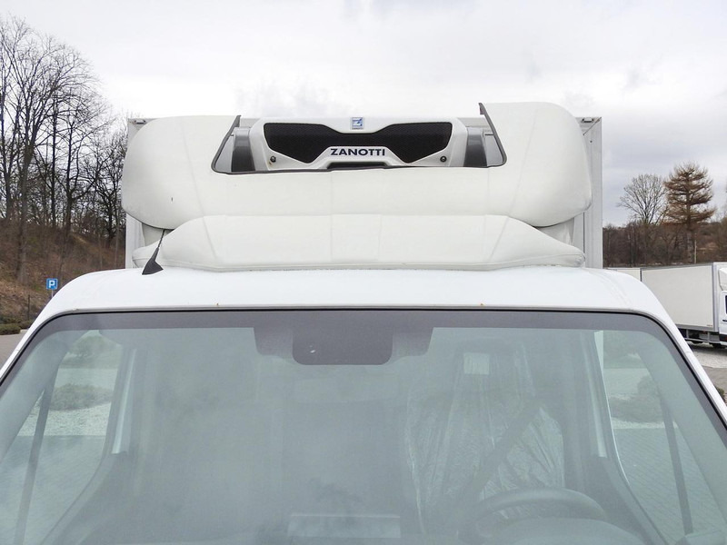 Refrigerated delivery van Renault MASTER CHŁODNIA KONTENER 0*C LEDY KLIMATYZACJA 145KM [ 405741: picture 16 Refrigerated delivery van Renault MASTER CHŁODNIA KONTENER 0*C LEDY KLIMATYZACJA 145KM [ 405741: picture 16