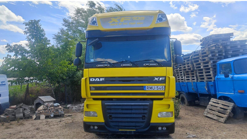 DAF XF 105.410 Tractor Lowdeck - MEGA - Tractor unit: picture 2 DAF XF 105.410 Tractor Lowdeck - MEGA - Tractor unit: picture 2