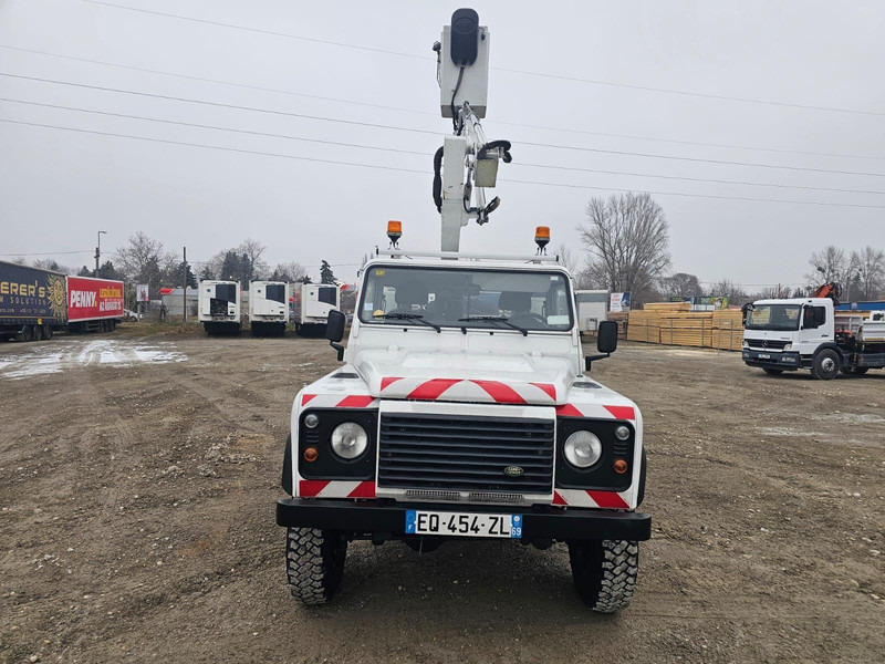 Land Rover Defender 120 4x4 - MOVEX Lifting Basket 10,5m - Truck, Crane truck: picture 2 Land Rover Defender 120 4x4 - MOVEX Lifting Basket 10,5m - Truck, Crane truck: picture 2