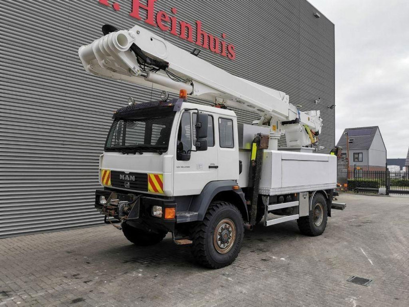 MAN LE 18.280 - Lifting basket 20,3m 4x4 - Truck, Crane truck: picture 1 MAN LE 18.280 - Lifting basket 20,3m 4x4 - Truck, Crane truck: picture 1