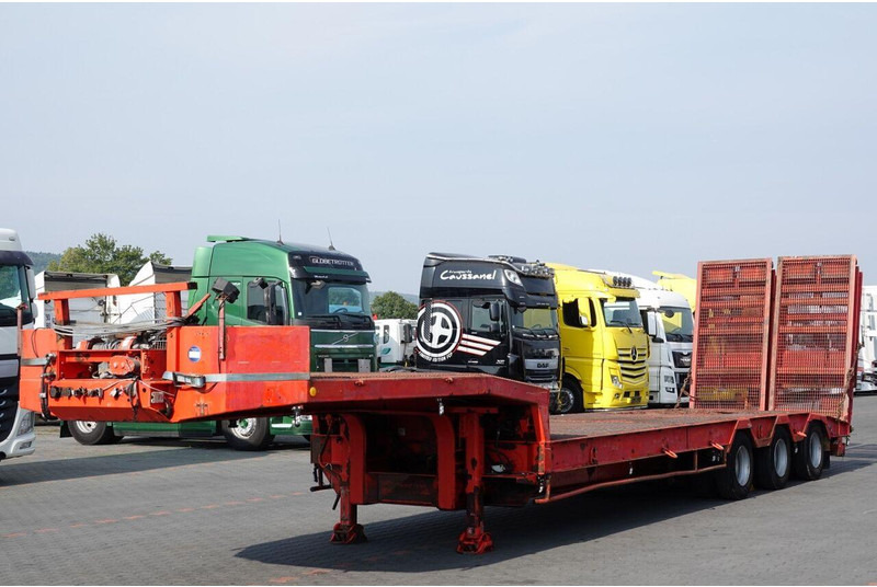 Verem NACZEPA LAWETA NISKOPODWOZIE / NAJAZDY HYDRAULICZNE / 3 OSIOWA / - Low loader semi-trailer: picture 3 Verem NACZEPA LAWETA NISKOPODWOZIE / NAJAZDY HYDRAULICZNE / 3 OSIOWA / - Low loader semi-trailer: picture 3