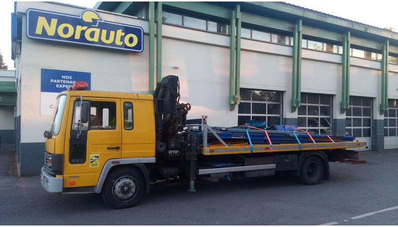 Volvo FL611 Car transporter + crane Hiab 071 - Autotransporter truck: picture 1 Volvo FL611 Car transporter + crane Hiab 071 - Autotransporter truck: picture 1