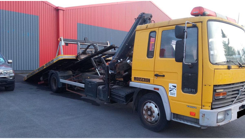 Volvo FL611 Car transporter + crane Hiab 071 - Autotransporter truck: picture 2 Volvo FL611 Car transporter + crane Hiab 071 - Autotransporter truck: picture 2