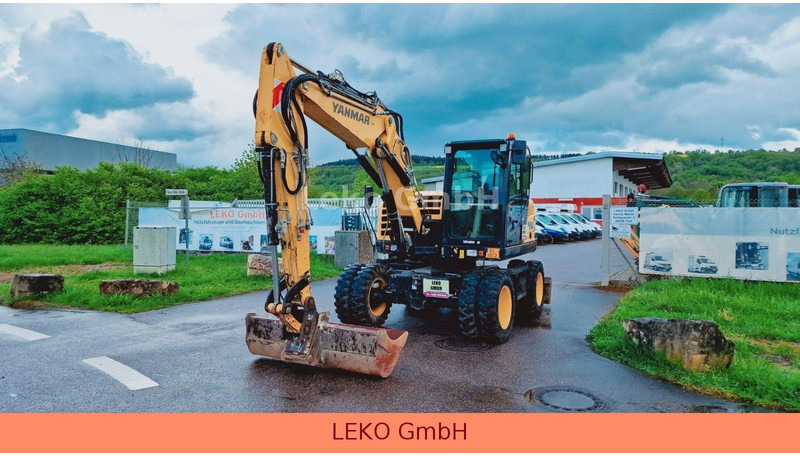 Yanmar B 95W Mit Drei Löffeln und Ein Hammer - Wheel excavator: picture 3 Yanmar B 95W Mit Drei Löffeln und Ein Hammer - Wheel excavator: picture 3