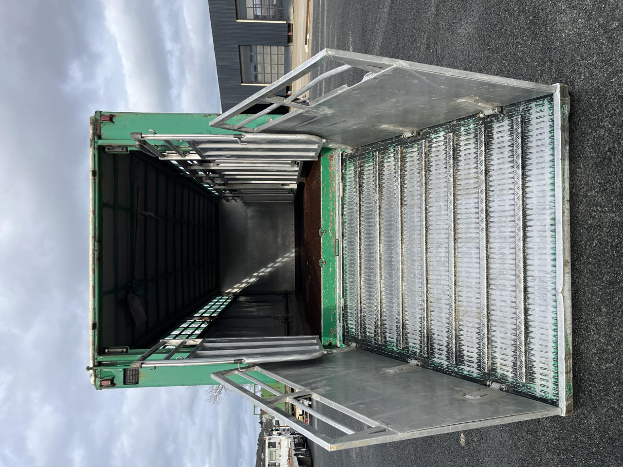 Horse truck DAF CF410: picture 7