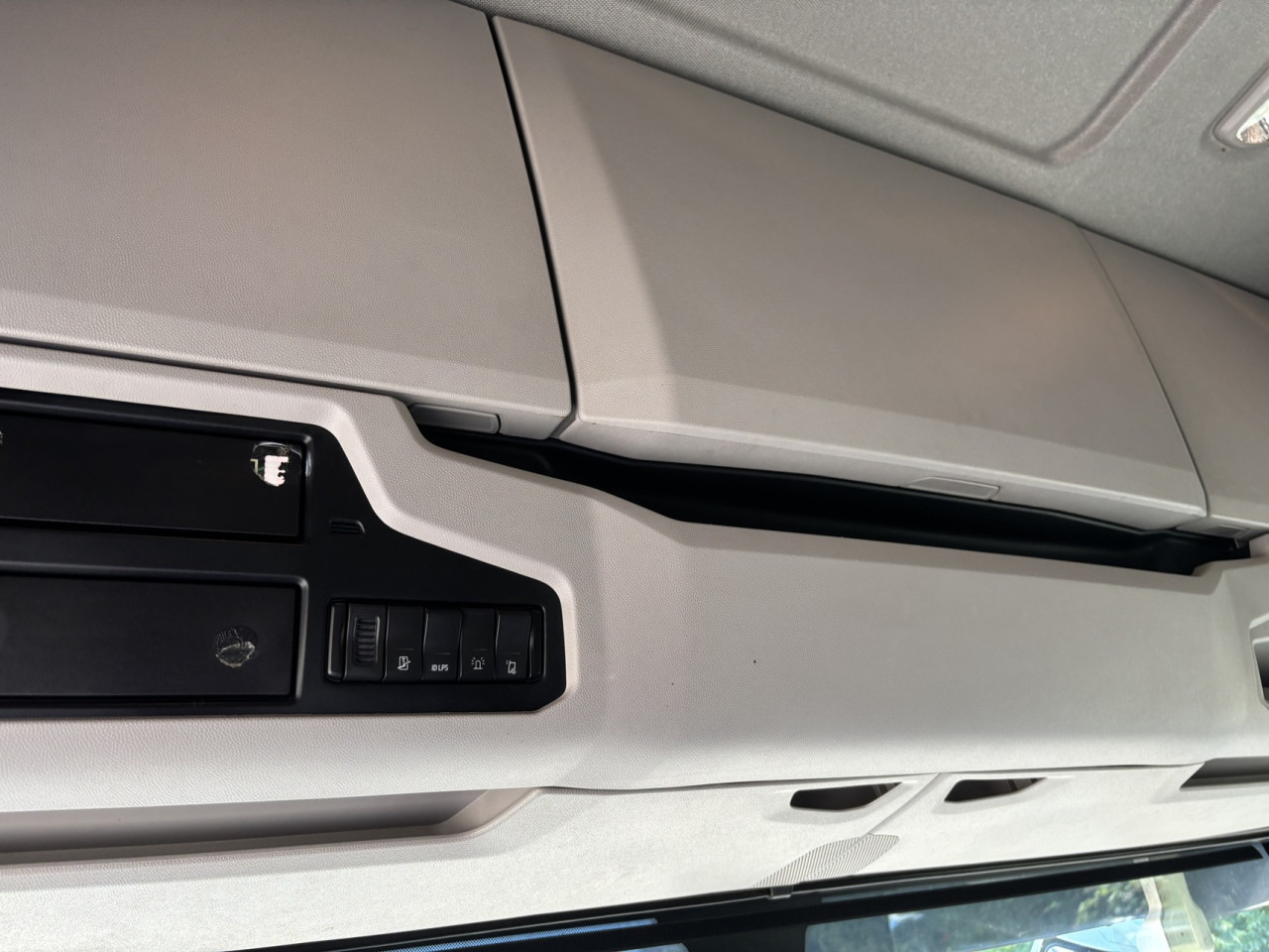 SCANIA R 450 A4x2NB - Tractor unit: picture 2 SCANIA R 450 A4x2NB - Tractor unit: picture 2