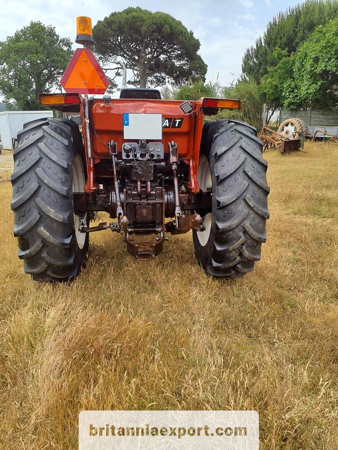 FIAT 780 | 4 cylinder | Oil brakes | Power steering - Farm tractor: picture 4 FIAT 780 | 4 cylinder | Oil brakes | Power steering - Farm tractor: picture 4
