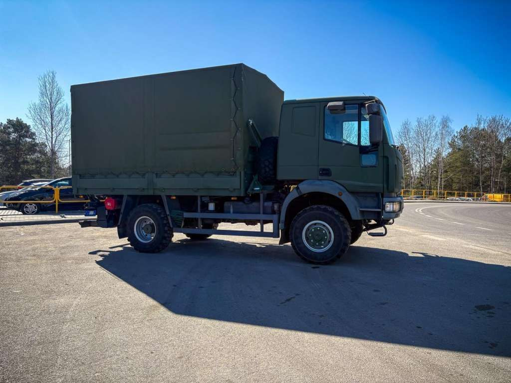 Iveco EUROCARGO 4x4 Offroad Camper Winde - Curtainsider truck: picture 5 Iveco EUROCARGO 4x4 Offroad Camper Winde - Curtainsider truck: picture 5