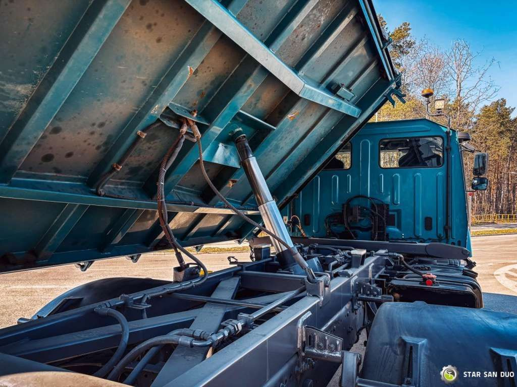 New Tipper Mercedes-Benz  Zetros 1833 4x4 Kipper Camper Chassis: picture 12