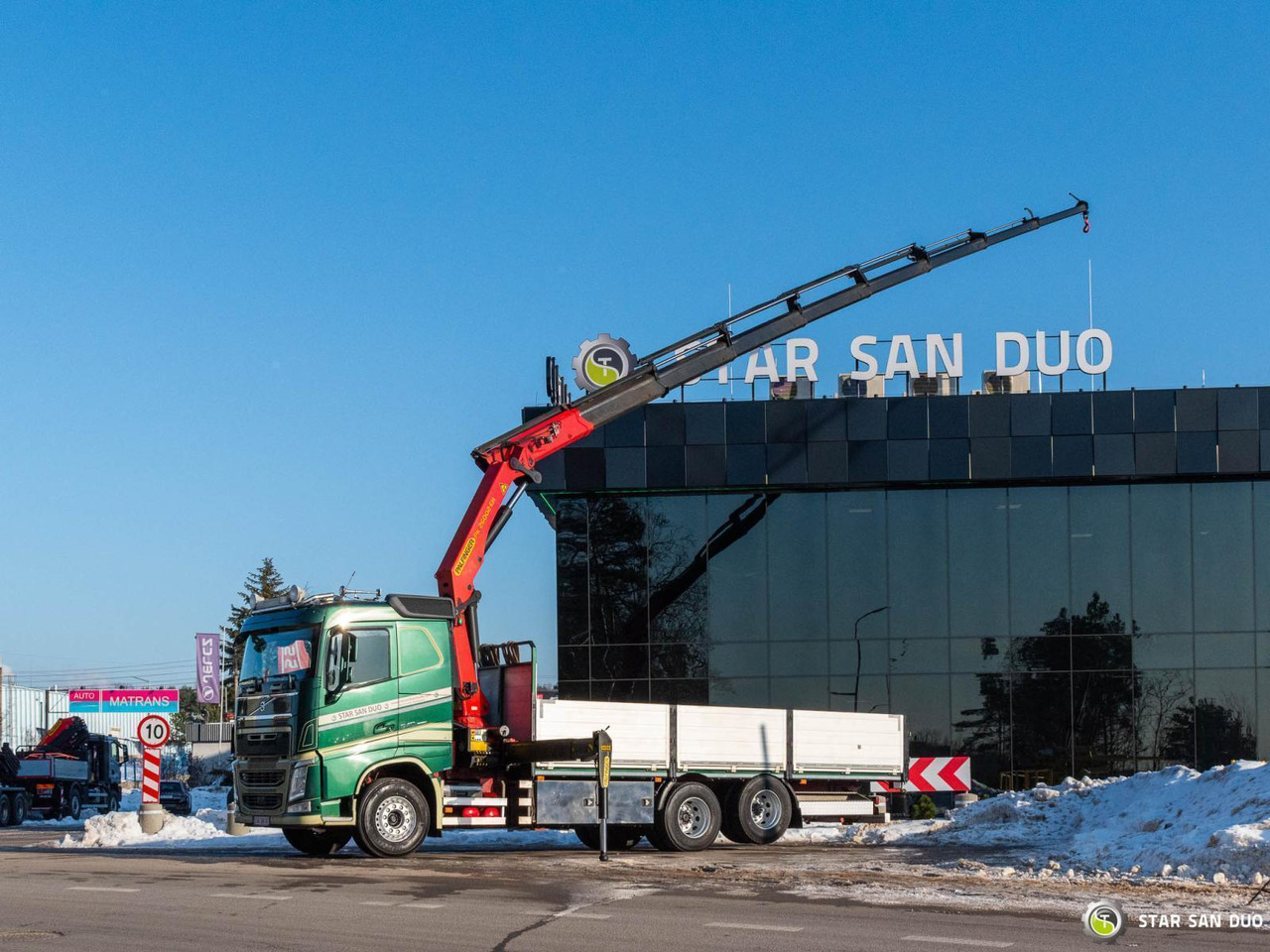 - Crane truck: picture 1 - Crane truck: picture 1