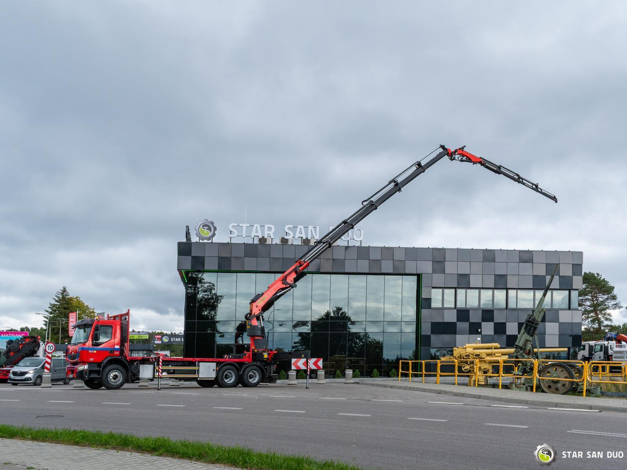 - Crane truck: picture 3 - Crane truck: picture 3