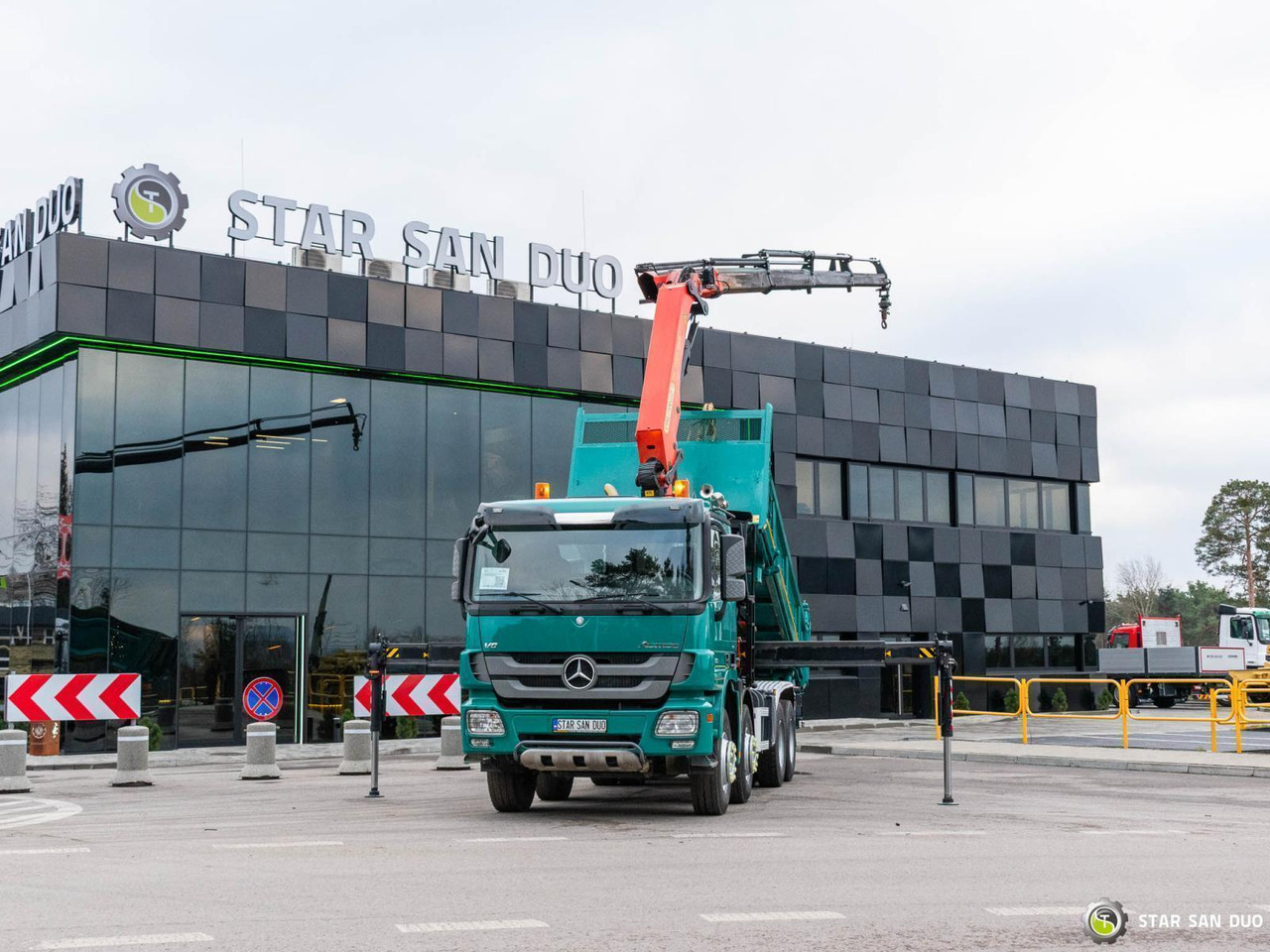 - Tipper: picture 4 - Tipper: picture 4