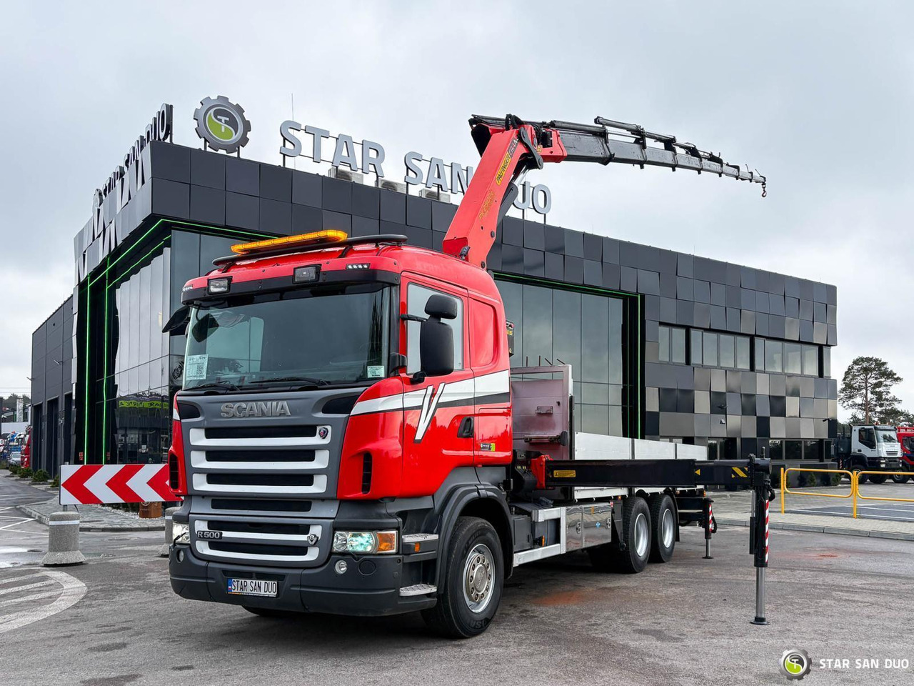 - Crane truck: picture 4 - Crane truck: picture 4