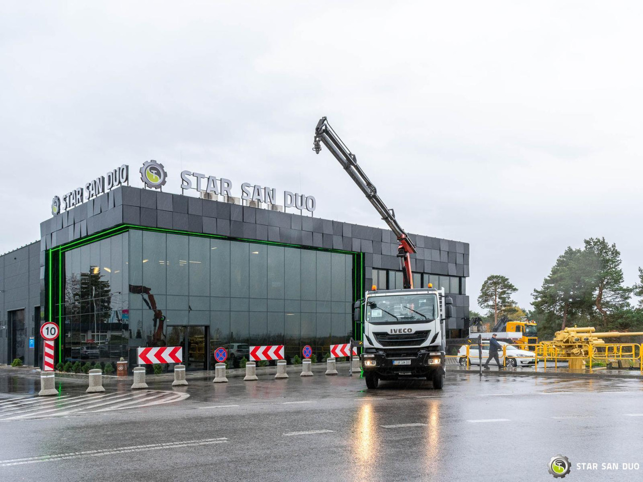 - Crane truck: picture 5 - Crane truck: picture 5