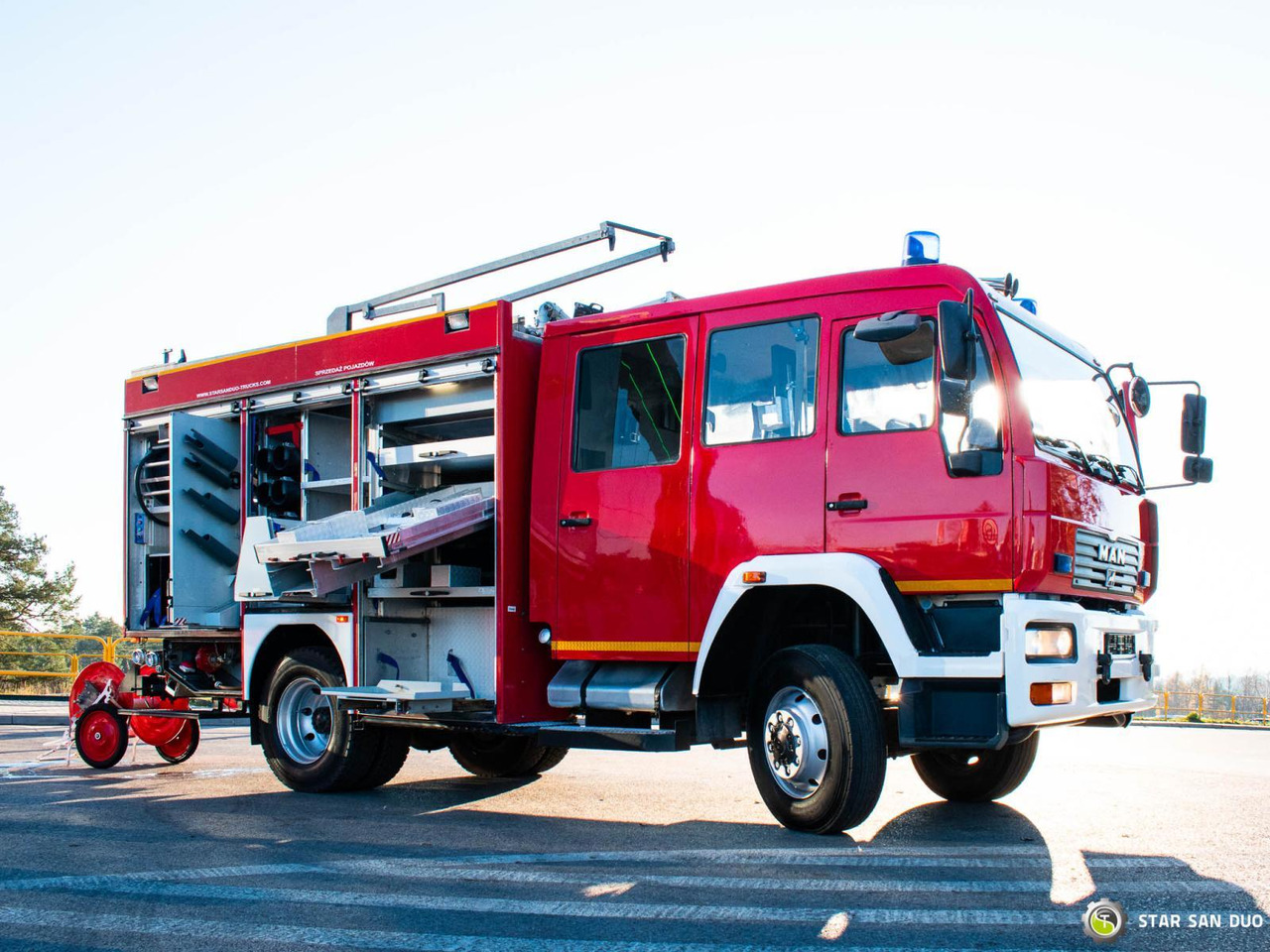 - Fire truck: picture 4 - Fire truck: picture 4