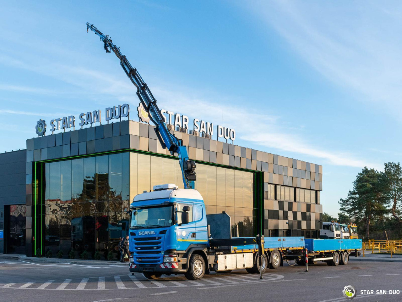 - Crane truck: picture 4 - Crane truck: picture 4