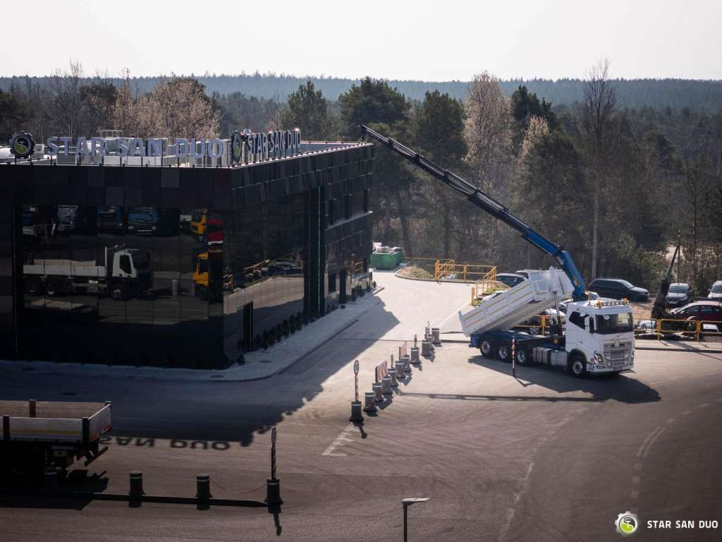 Crane truck Volvo  FH 16.550 8x4 Palfinger PK 34002-SH Crane Kippe: picture 7