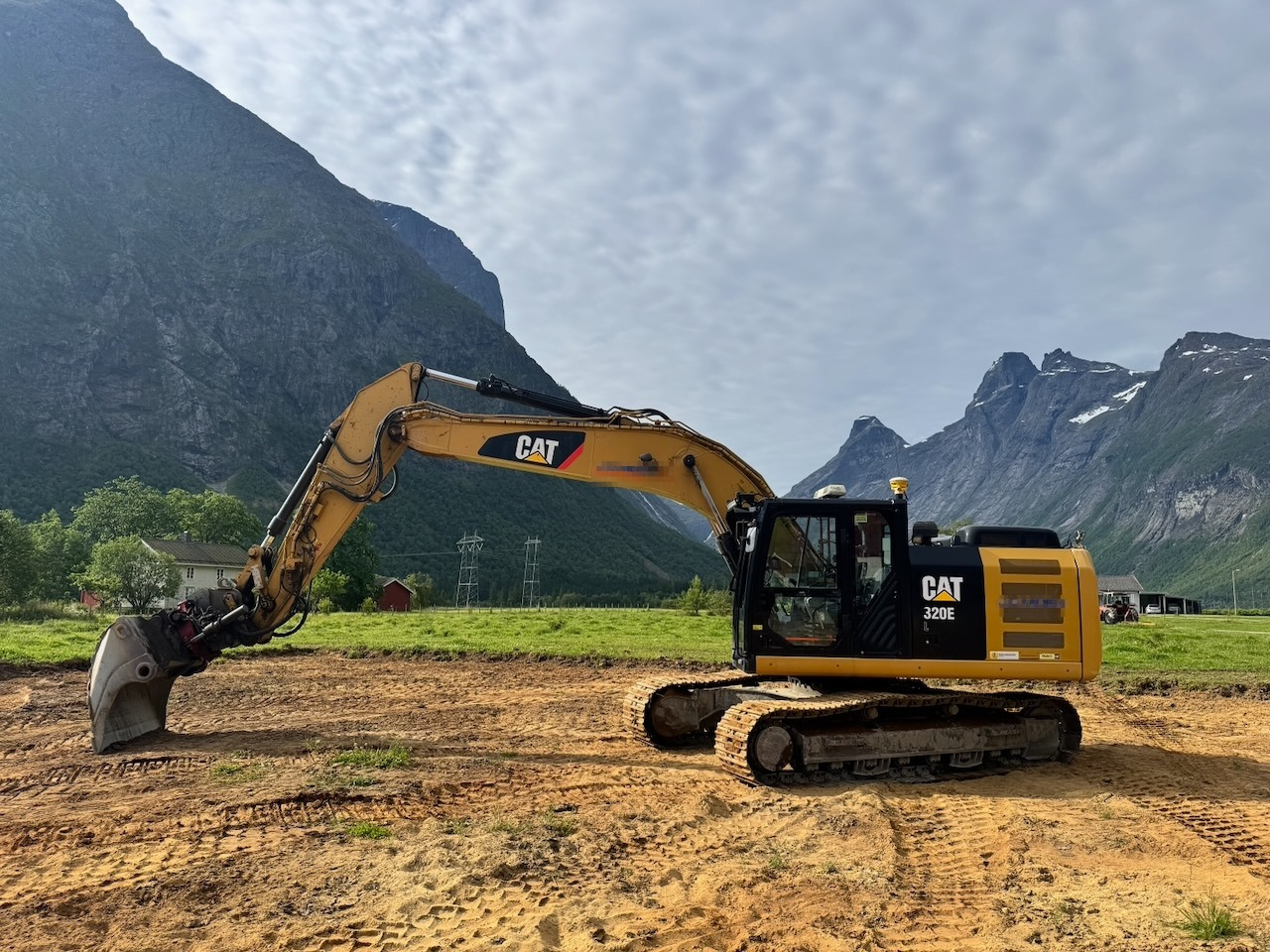 Caterpillar 320EL - Crawler excavator: picture 2 Caterpillar 320EL - Crawler excavator: picture 2