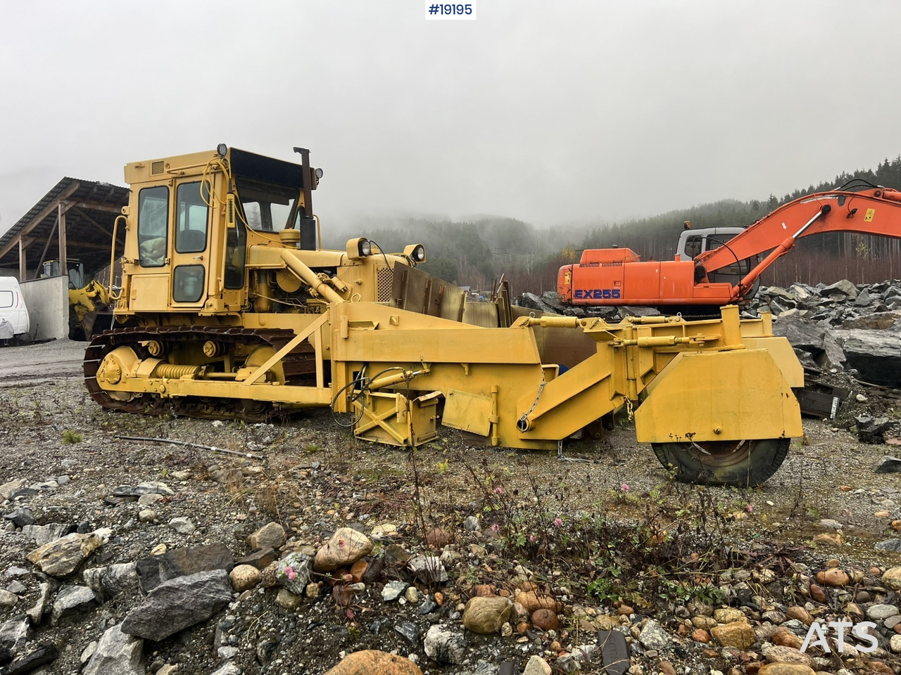 Caterpillar D5B - Bulldozer: picture 4 Caterpillar D5B - Bulldozer: picture 4