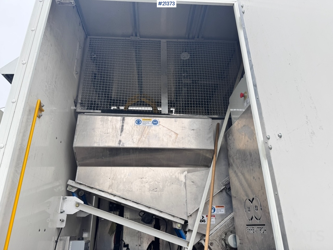 Industrial waste shredder, Truck DAF LF 260: picture 13