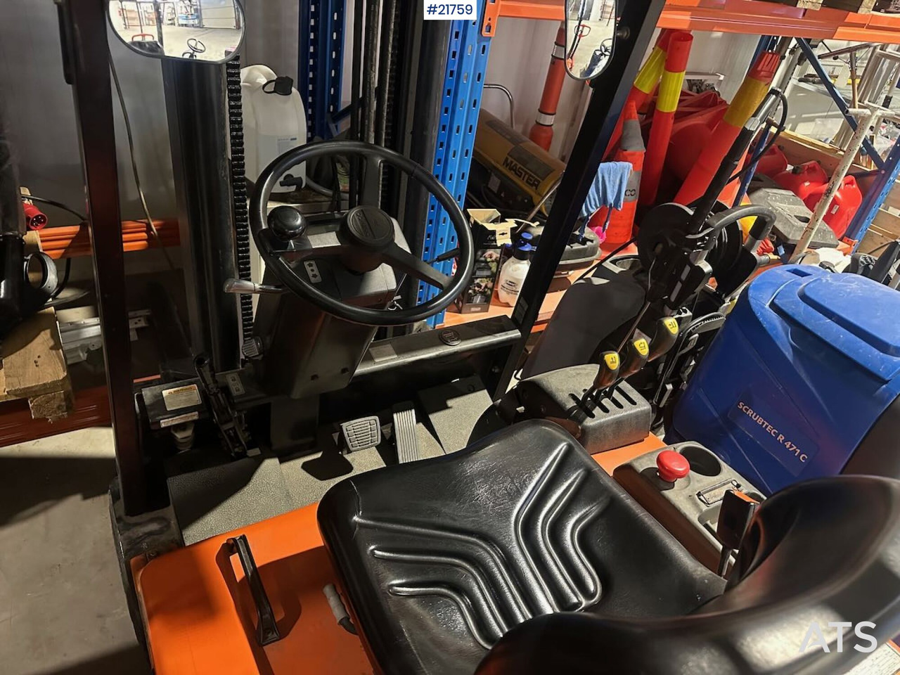 Daewoo B20T truck m/ 4,5 m løftehøyde - Low loader semi-trailer: picture 3 Daewoo B20T truck m/ 4,5 m løftehøyde - Low loader semi-trailer: picture 3