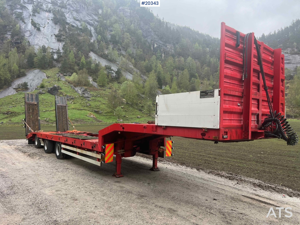 Damm SE-51M 3 akslet Maskinhenger m/ hydrauliske kjørebroer - Low loader semi-trailer: picture 1 Damm SE-51M 3 akslet Maskinhenger m/ hydrauliske kjørebroer - Low loader semi-trailer: picture 1