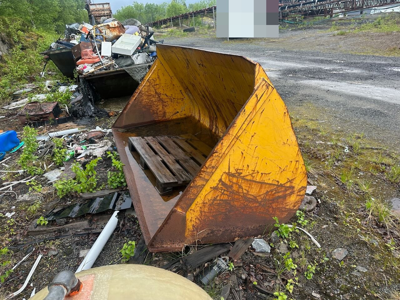 Hjullasterskuffe Har stått på en Hanomag 44C - Loader bucket for Construction machinery: picture 1 Hjullasterskuffe Har stått på en Hanomag 44C - Loader bucket for Construction machinery: picture 1