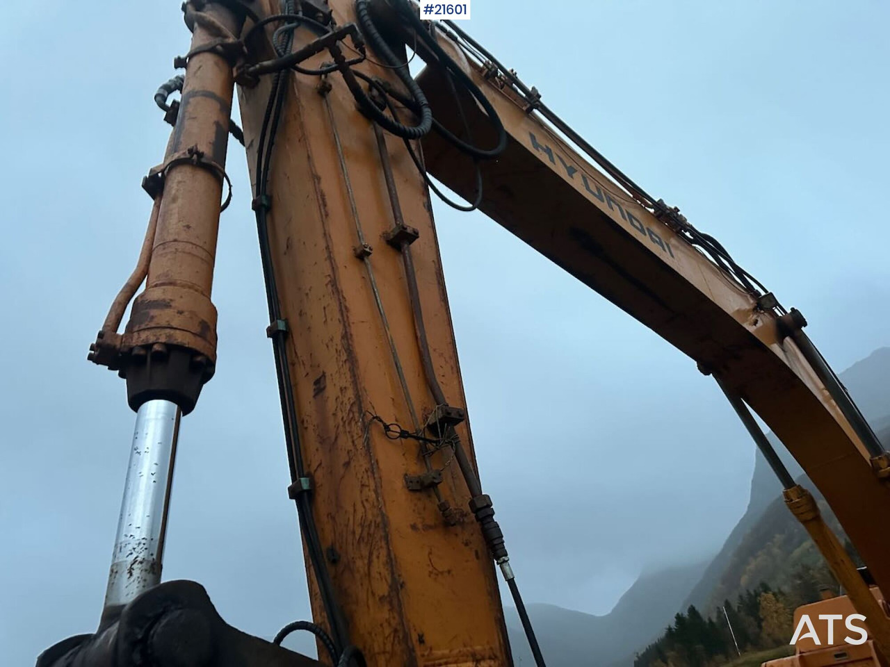 Crawler excavator Hyundai 210LC- 3H gravemaskin m/ 5 skuffer. Byttet belter for 100 timer siden: picture 11