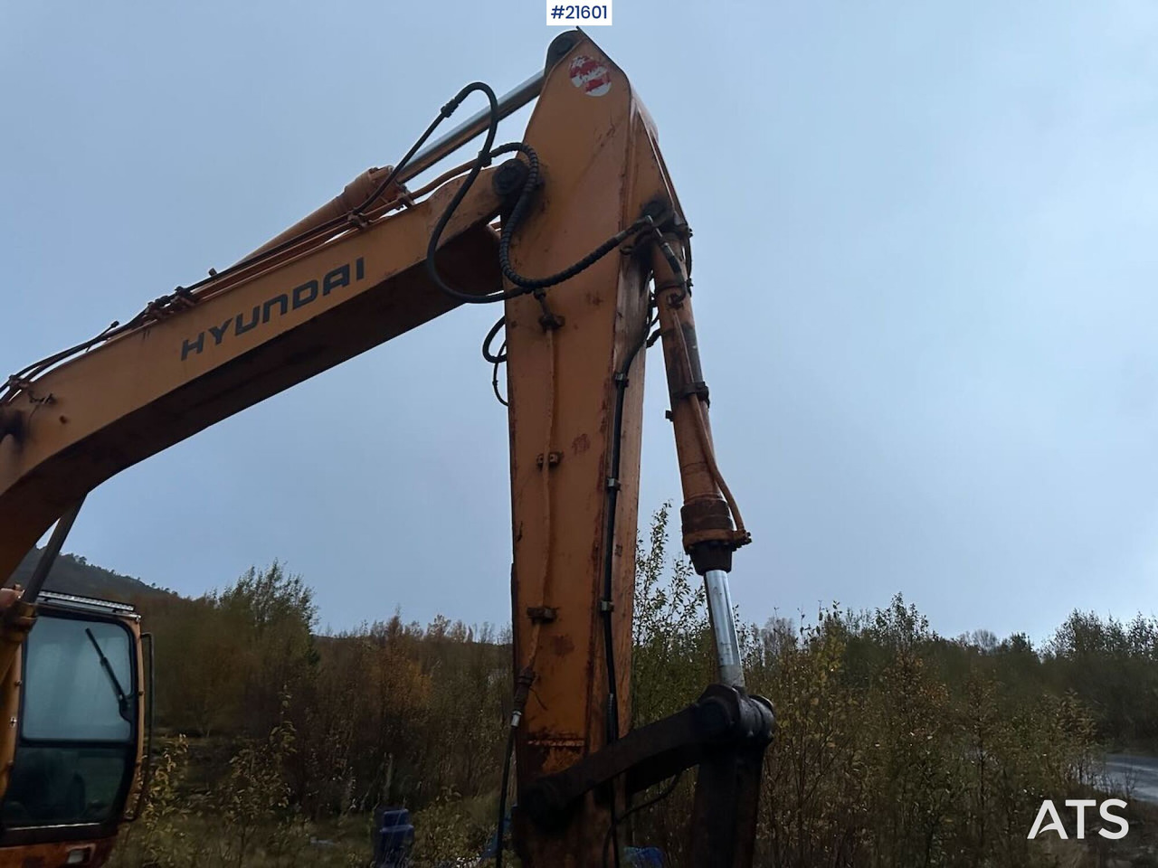 Crawler excavator Hyundai 210LC- 3H gravemaskin m/ 5 skuffer. Byttet belter for 100 timer siden: picture 8