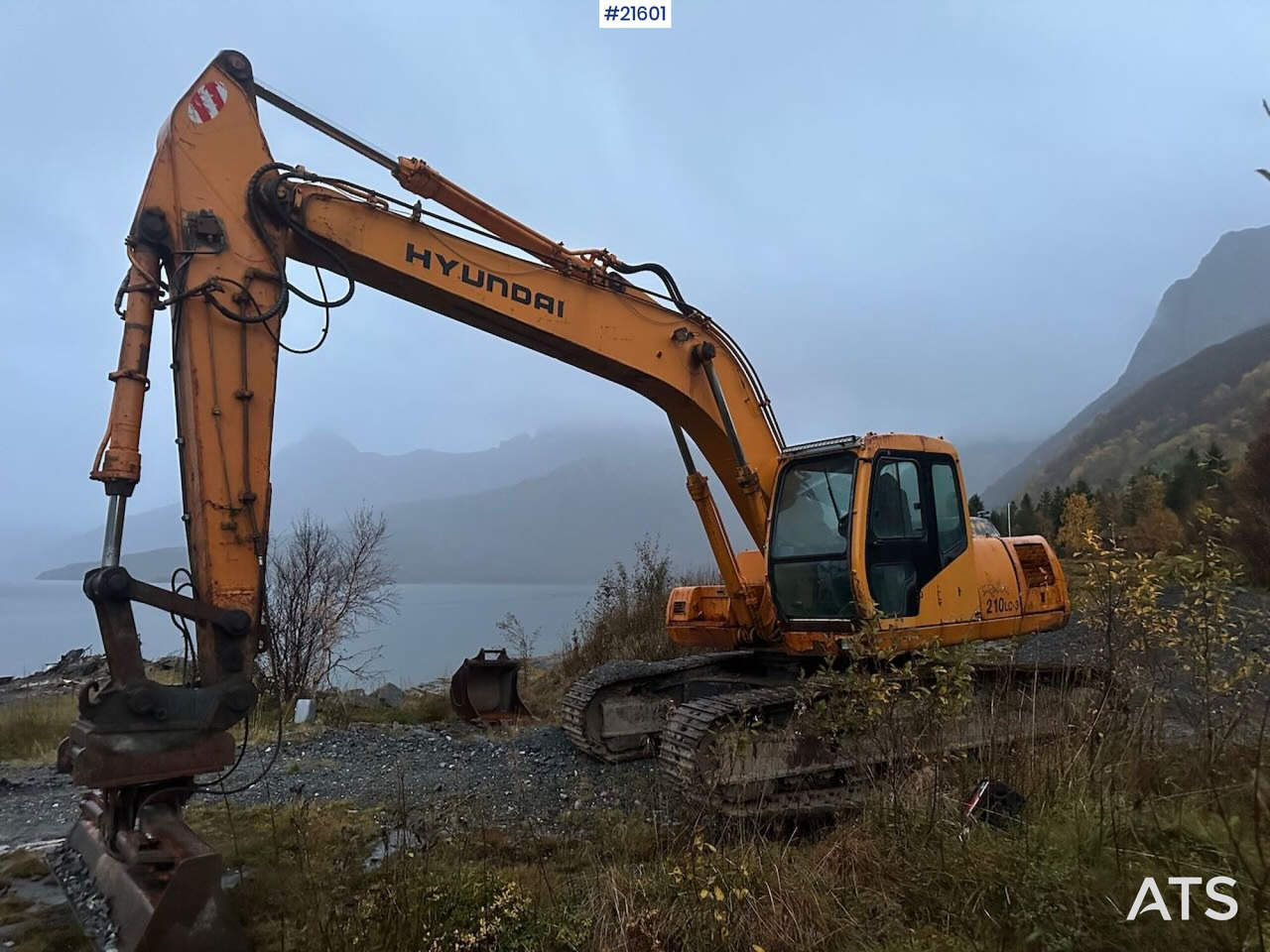 Crawler excavator Hyundai 210LC- 3H gravemaskin m/ 5 skuffer. Byttet belter for 100 timer siden: picture 7