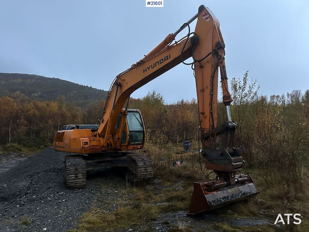 Hyundai 210LC- 3H gravemaskin m/ 5 skuffer. Byttet belter for 100 timer siden - Crawler excavator: picture 1 Hyundai 210LC- 3H gravemaskin m/ 5 skuffer. Byttet belter for 100 timer siden - Crawler excavator: picture 1
