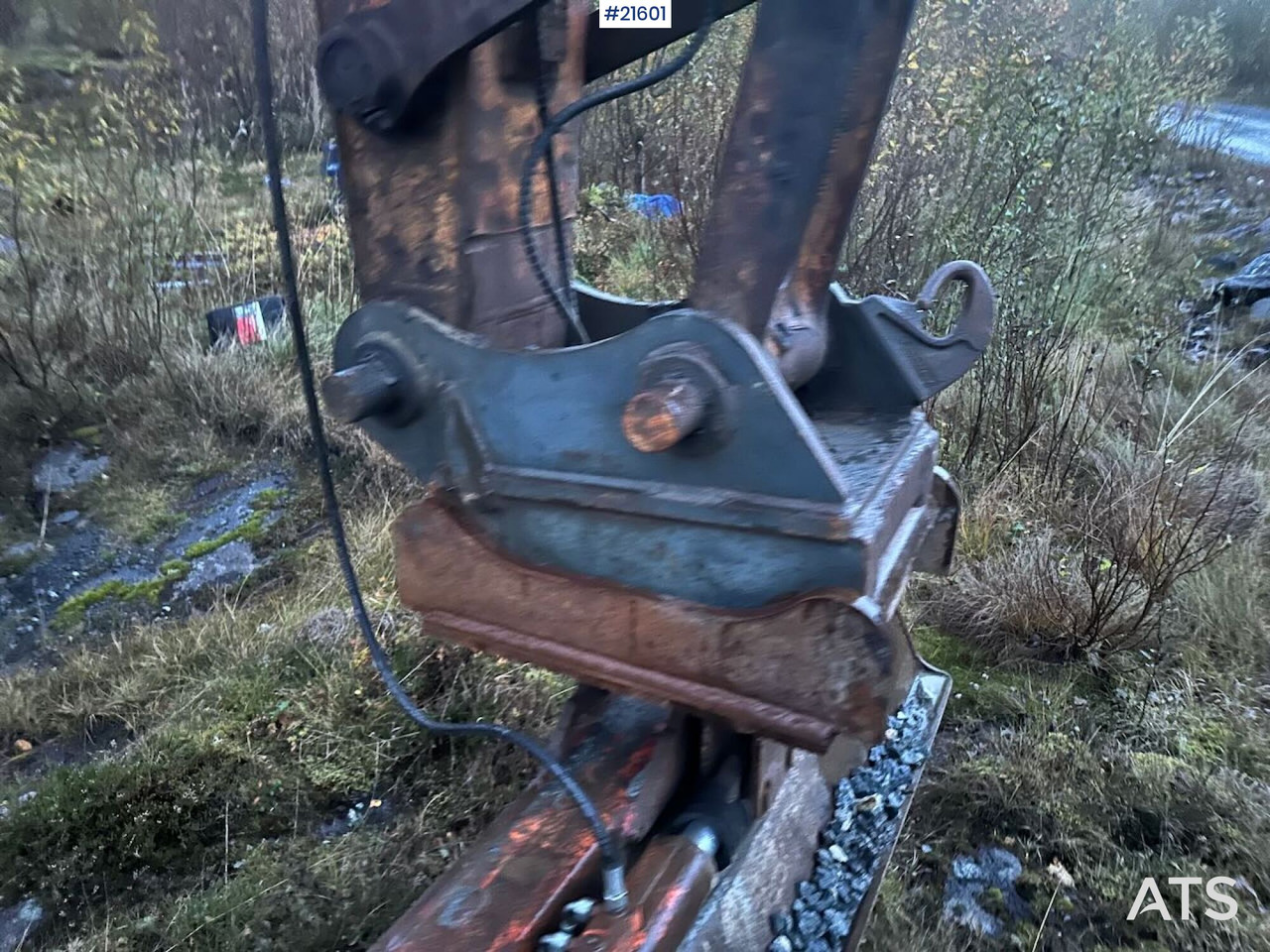 Crawler excavator Hyundai 210LC- 3H gravemaskin m/ 5 skuffer. Byttet belter for 100 timer siden: picture 9