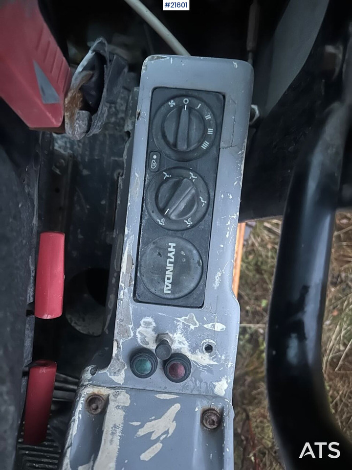 Crawler excavator Hyundai 210LC- 3H gravemaskin m/ 5 skuffer. Byttet belter for 100 timer siden: picture 21