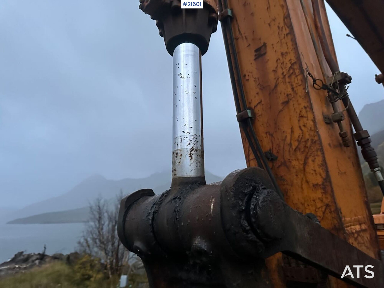 Crawler excavator Hyundai 210LC- 3H gravemaskin m/ 5 skuffer. Byttet belter for 100 timer siden: picture 12