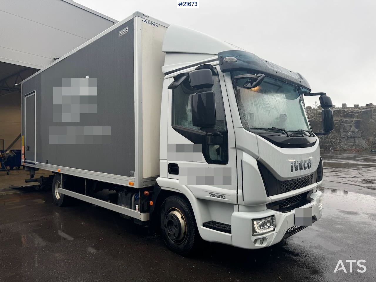 Iveco 2016 Iveco 75-210 4x2 skapbil m/ lift - Box truck: picture 1 Iveco 2016 Iveco 75-210 4x2 skapbil m/ lift - Box truck: picture 1