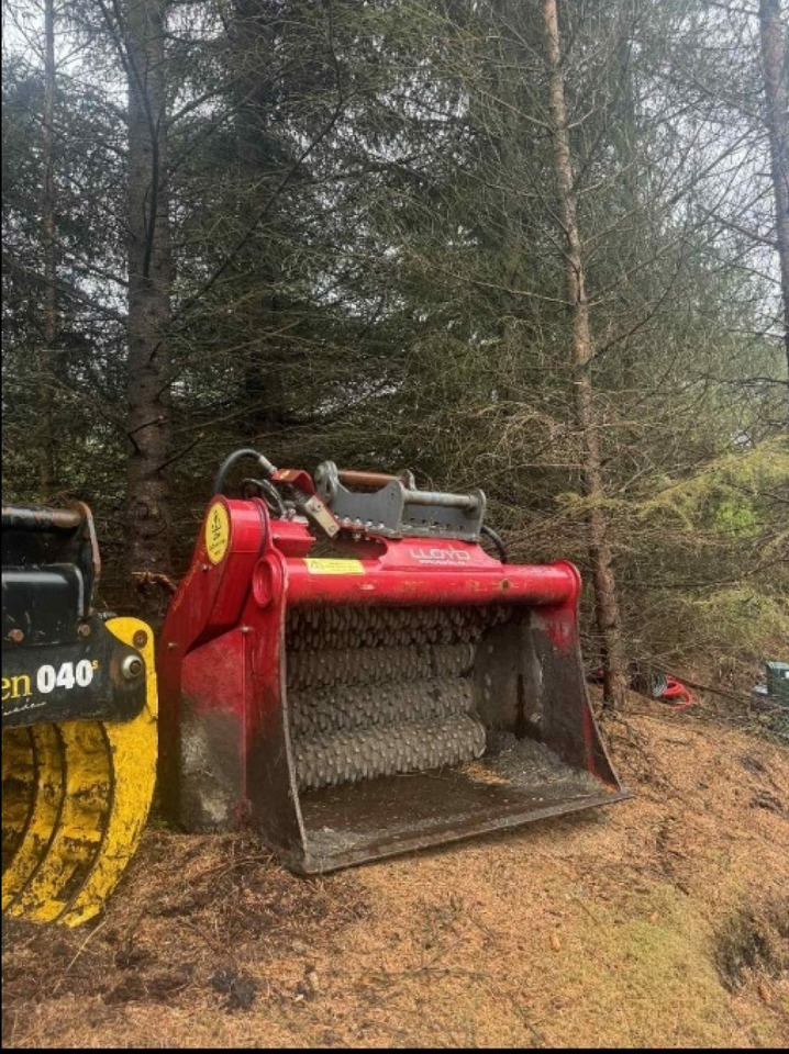 Lloyd RS8-14 soldeskuffe m/ s50-60 kombifeste - Bucket for Construction machinery: picture 1 Lloyd RS8-14 soldeskuffe m/ s50-60 kombifeste - Bucket for Construction machinery: picture 1