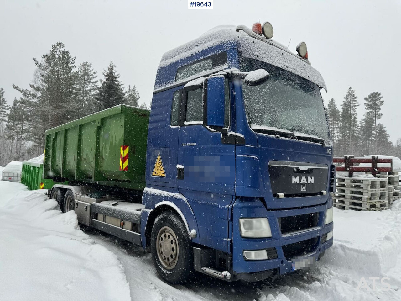 MAN TGX 33.680 - Hook lift truck: picture 2 MAN TGX 33.680 - Hook lift truck: picture 2