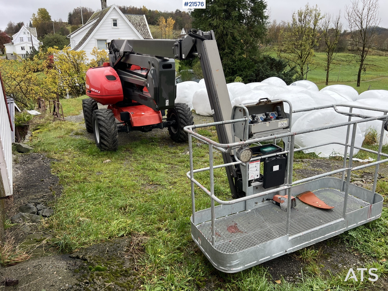Manitou 200 ATJ Teleskoplift - Articulated boom: picture 1 Manitou 200 ATJ Teleskoplift - Articulated boom: picture 1
