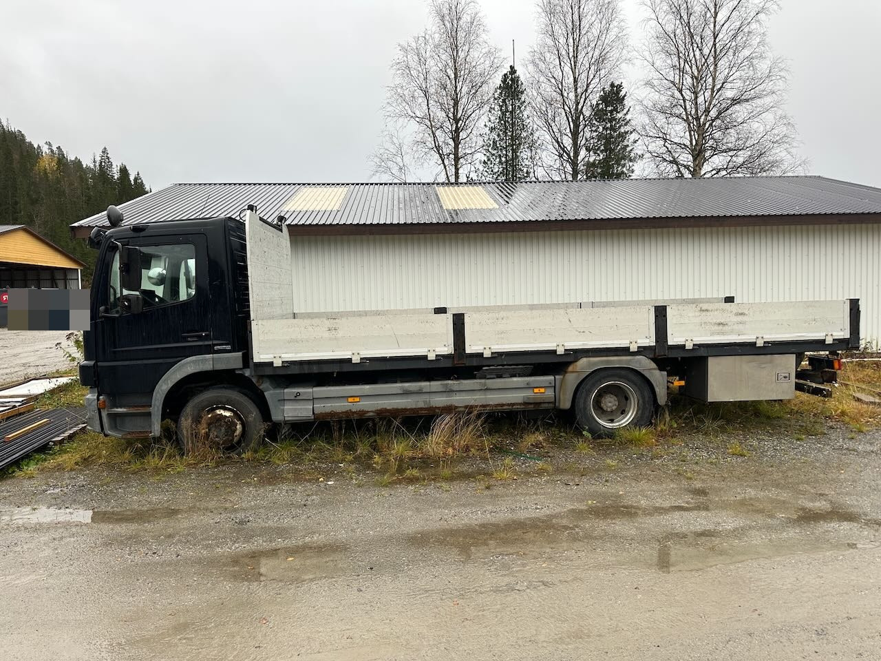 Mercedes 1524 L planbil m/ ny kompressor og vinterdekk. Ikke EU godkjent. - Dropside/ Flatbed truck: picture 3 Mercedes 1524 L planbil m/ ny kompressor og vinterdekk. Ikke EU godkjent. - Dropside/ Flatbed truck: picture 3