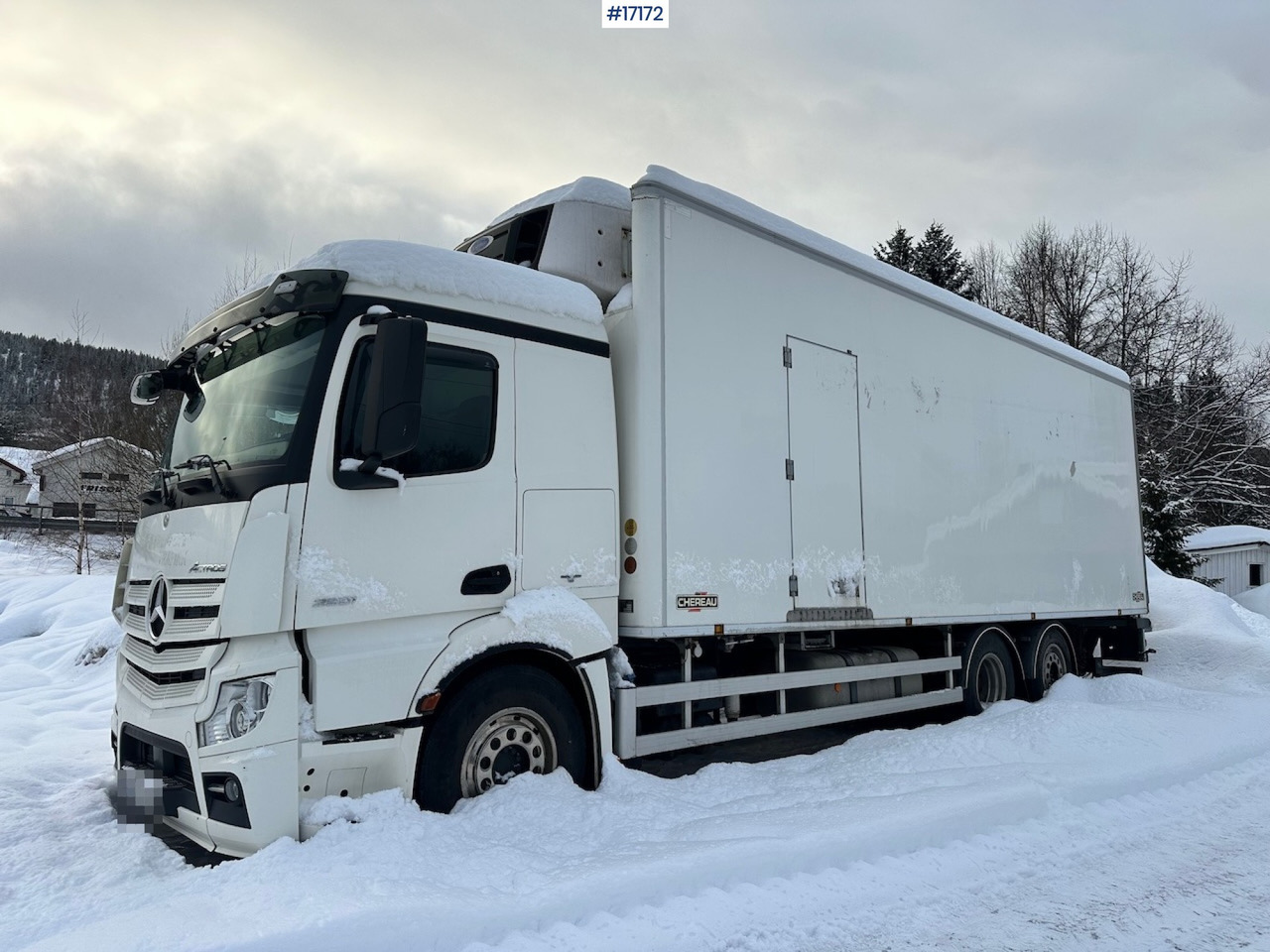 Mercedes Actros 2551 - Box truck: picture 2 Mercedes Actros 2551 - Box truck: picture 2