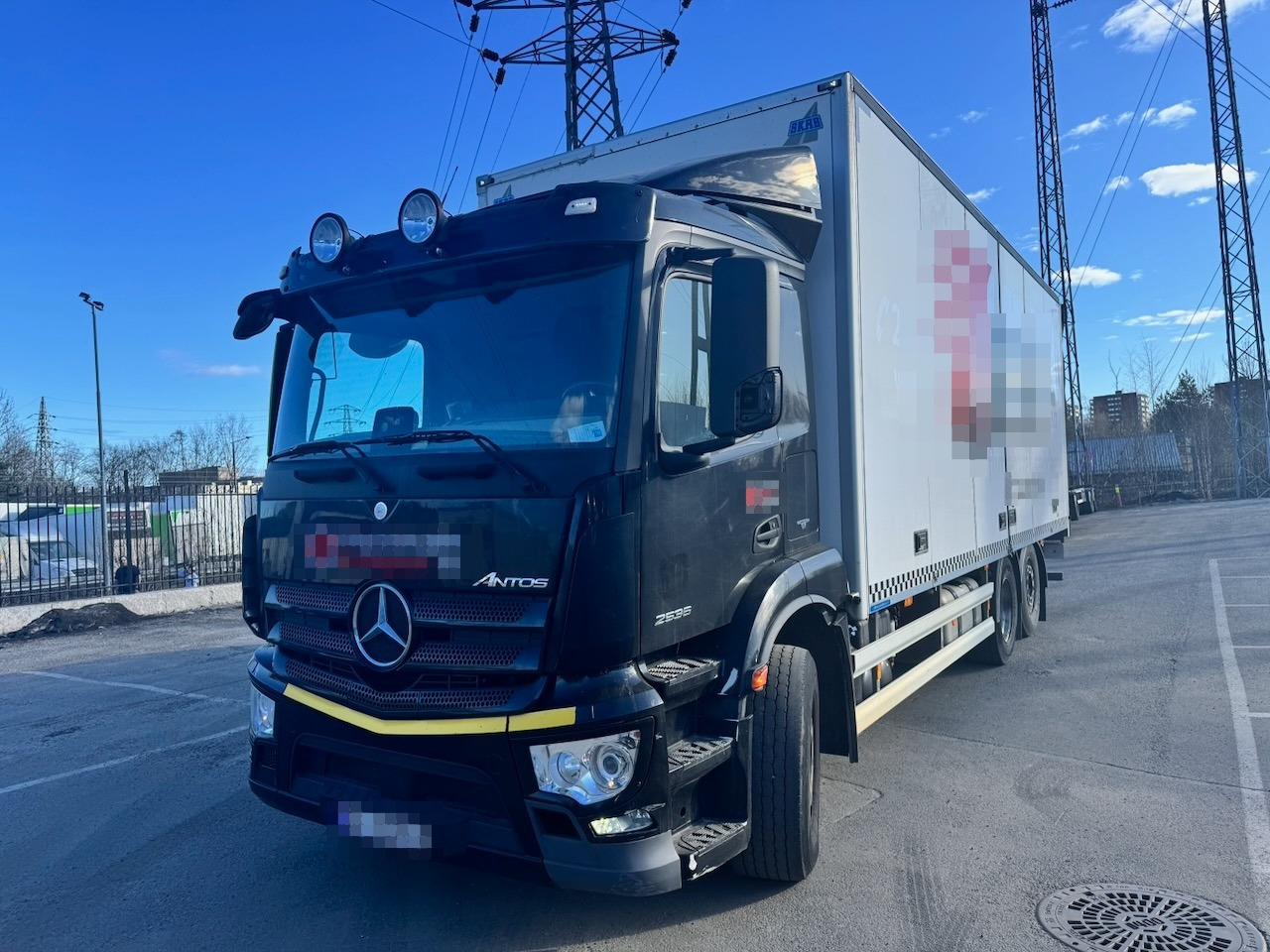 Mercedes Antos - Box truck: picture 1 Mercedes Antos - Box truck: picture 1