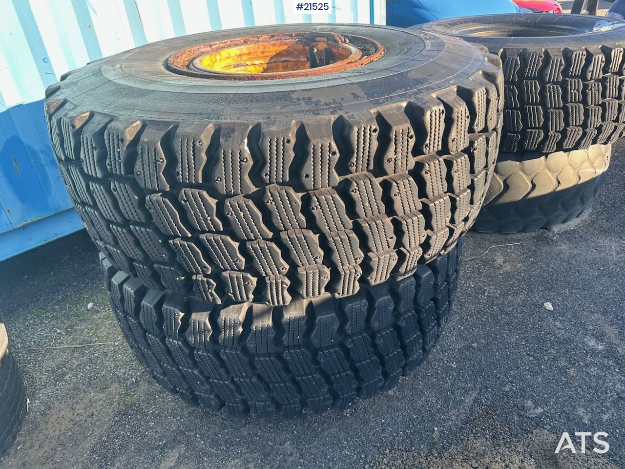 Michelin hjullaster dekk til Volvo L110 - Wheel and tire package for Construction machinery: picture 2 Michelin hjullaster dekk til Volvo L110 - Wheel and tire package for Construction machinery: picture 2