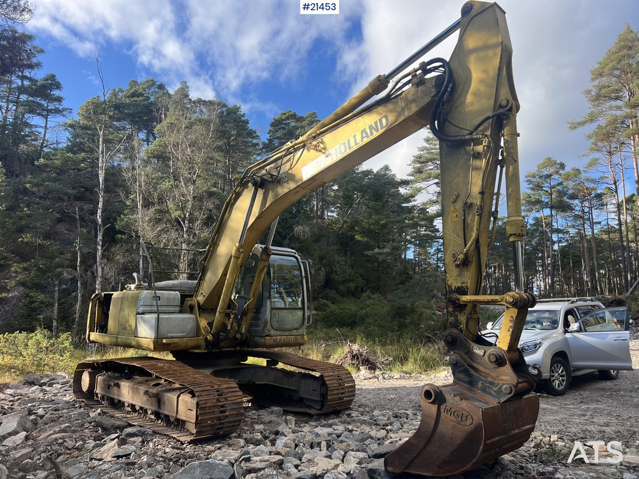 New Holland E215 - Crawler excavator: picture 3 New Holland E215 - Crawler excavator: picture 3