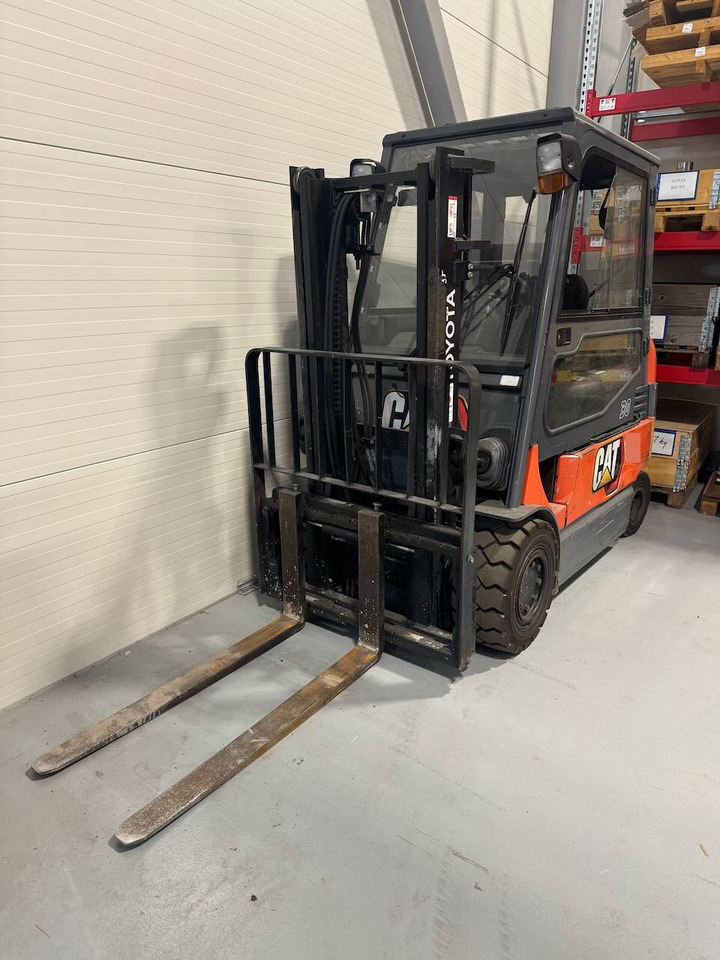 Toyota 7FBMF30 Motvektstruck - Electric forklift: picture 3 Toyota 7FBMF30 Motvektstruck - Electric forklift: picture 3