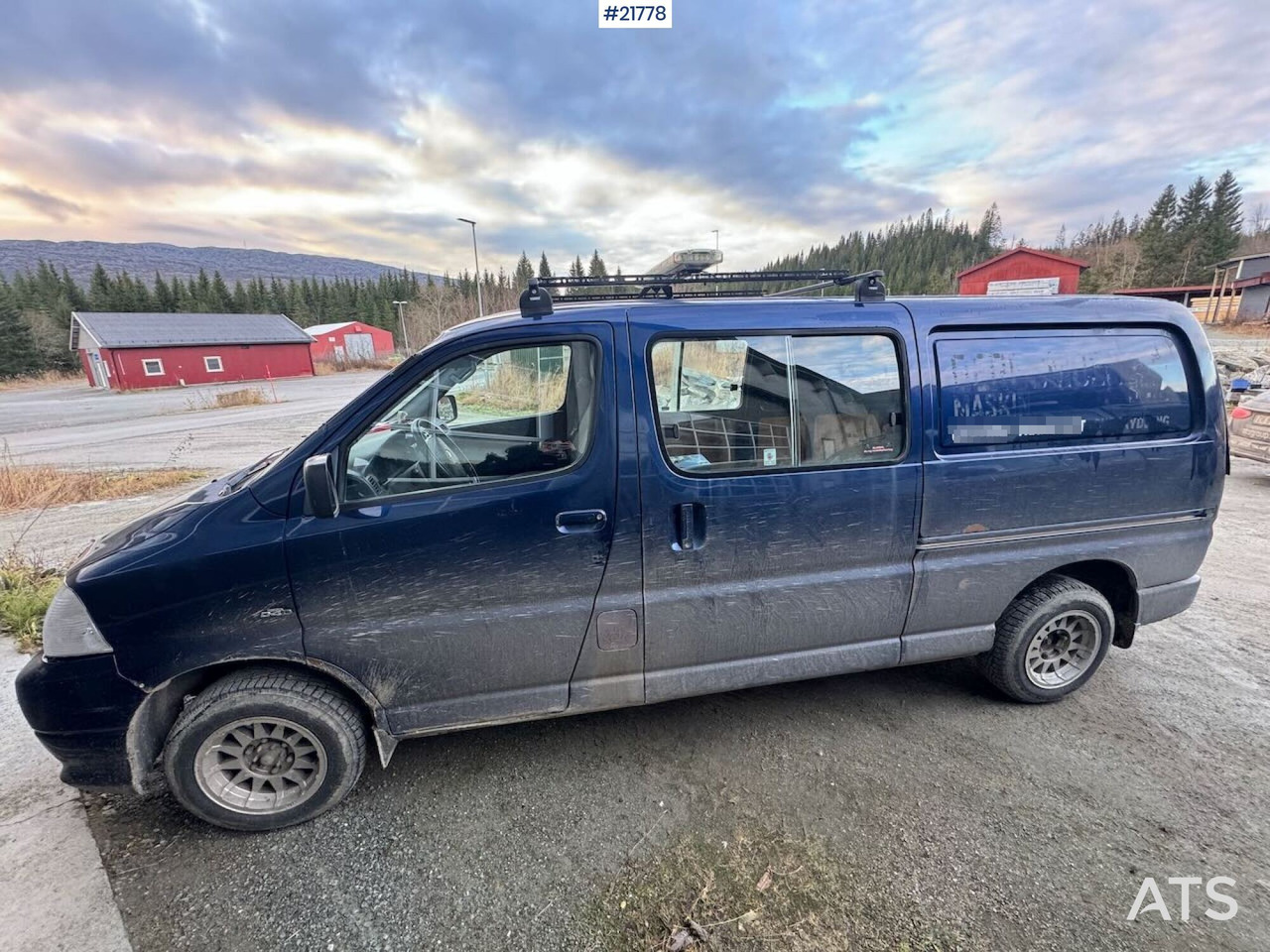 Toyota HIACE - Panel van: picture 4 Toyota HIACE - Panel van: picture 4