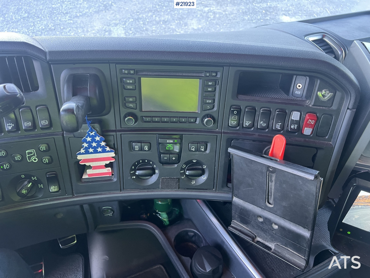 Tractor unit Scania R620: picture 27