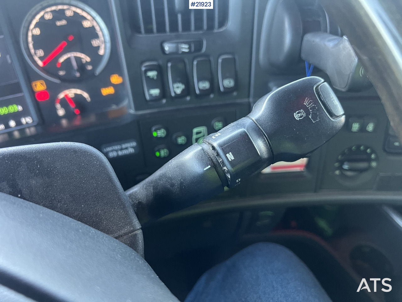 Tractor unit Scania R620: picture 24