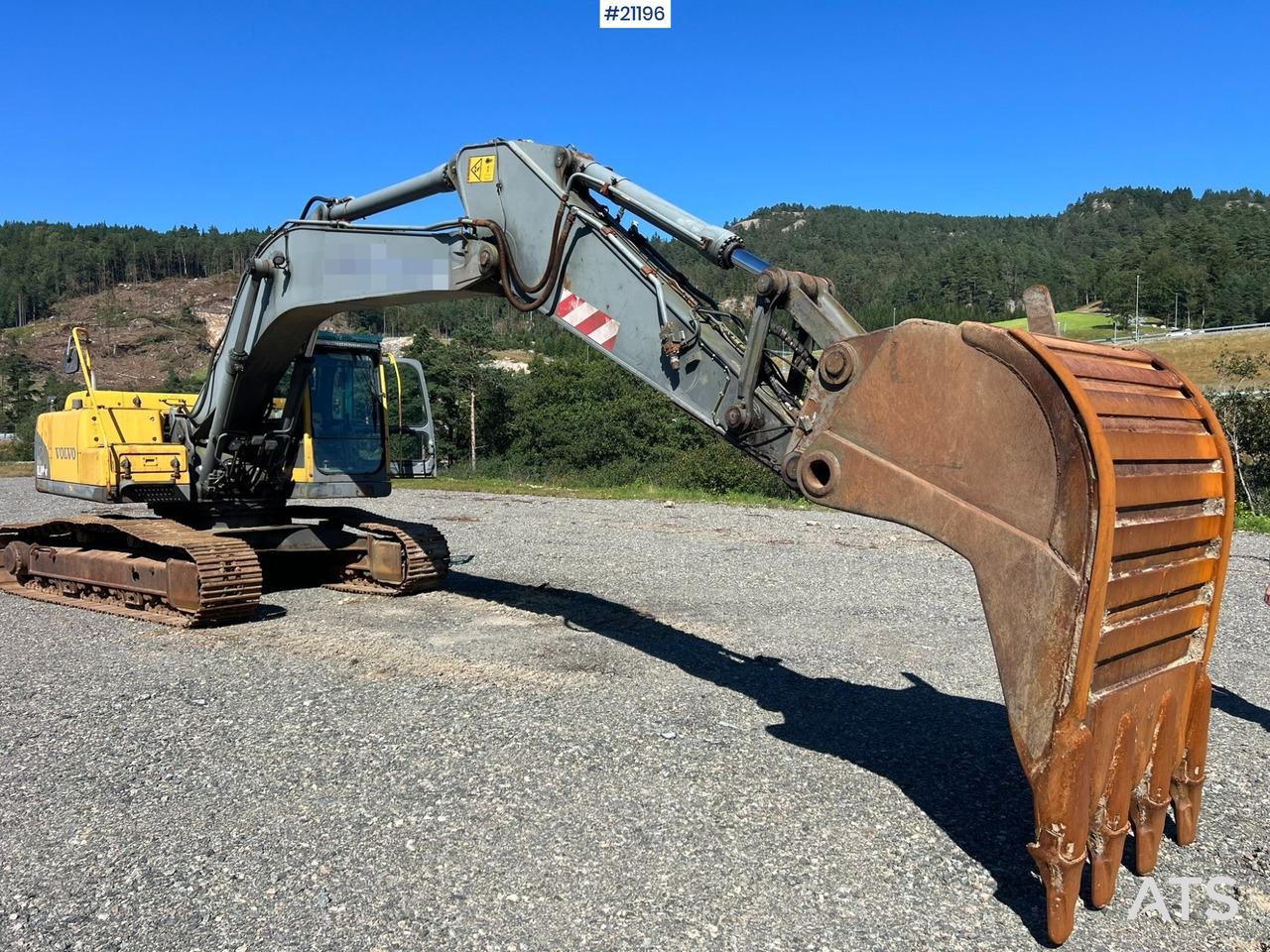 Volvo EC240 - Crawler excavator: picture 1 Volvo EC240 - Crawler excavator: picture 1